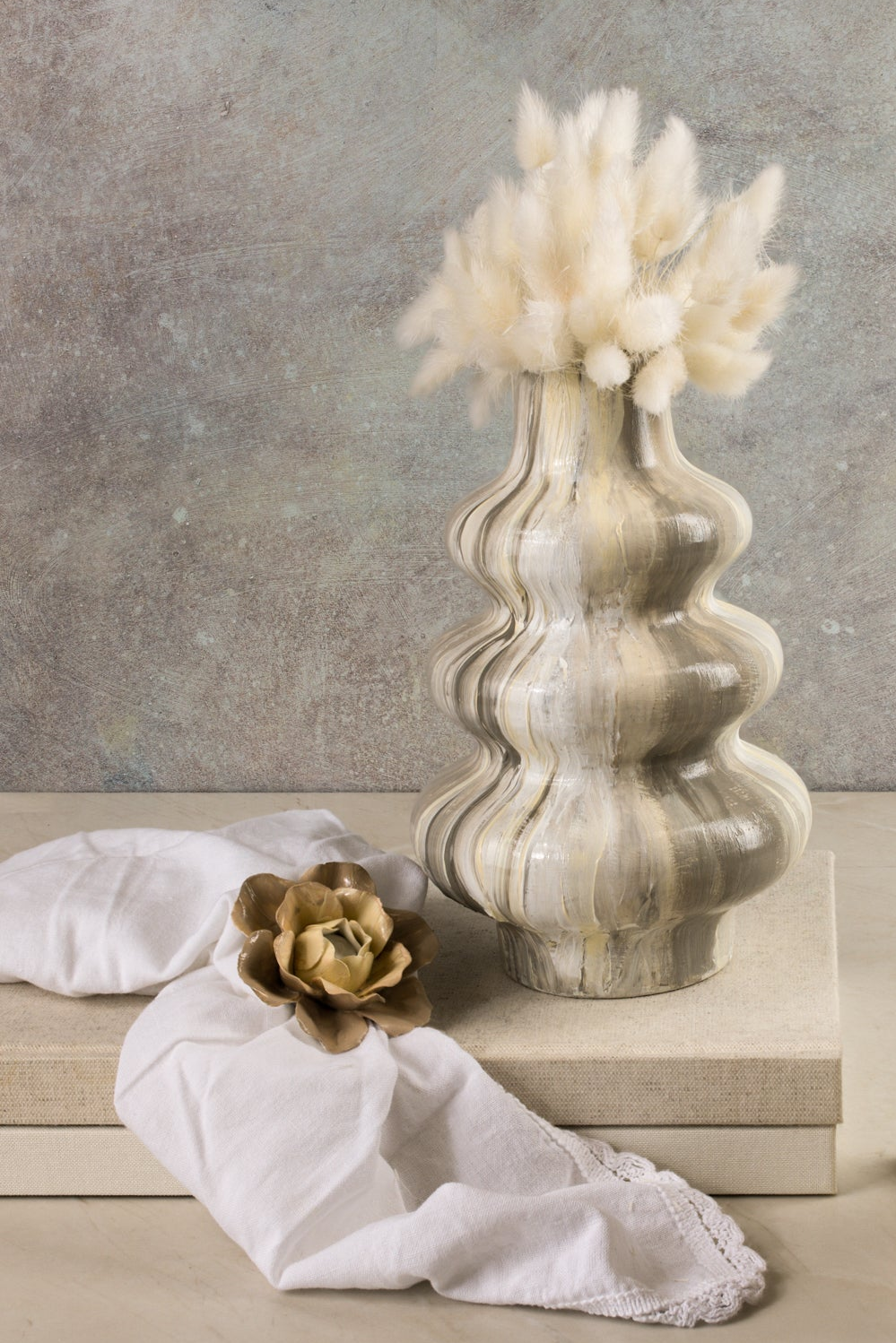 Modern Decor, Large