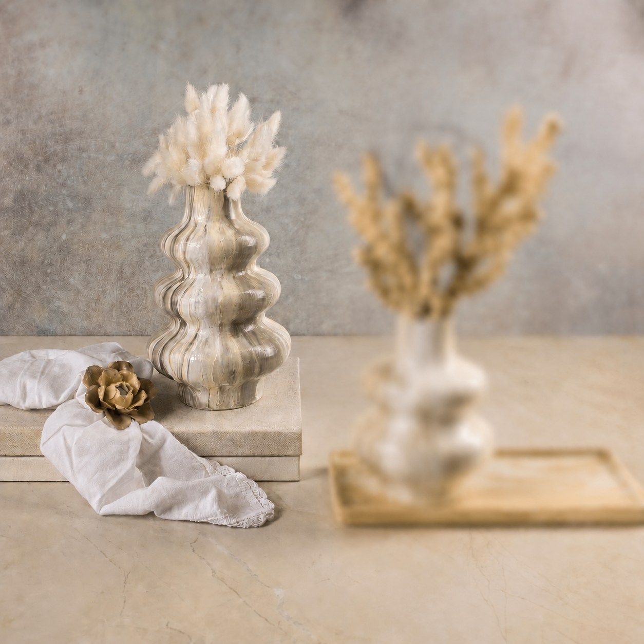 Modern Decor, Large