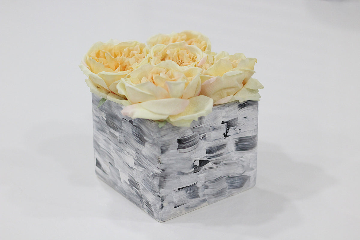 Black and White Cube